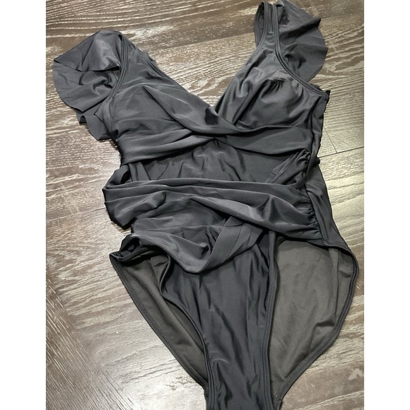 Other - Black one piece swimsuit‎